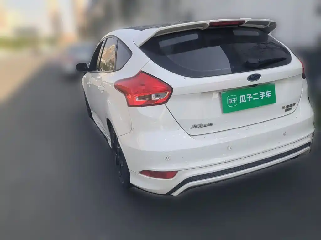 Фото 4 - Ford Focus