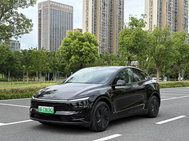 Tesla Model Y 2026