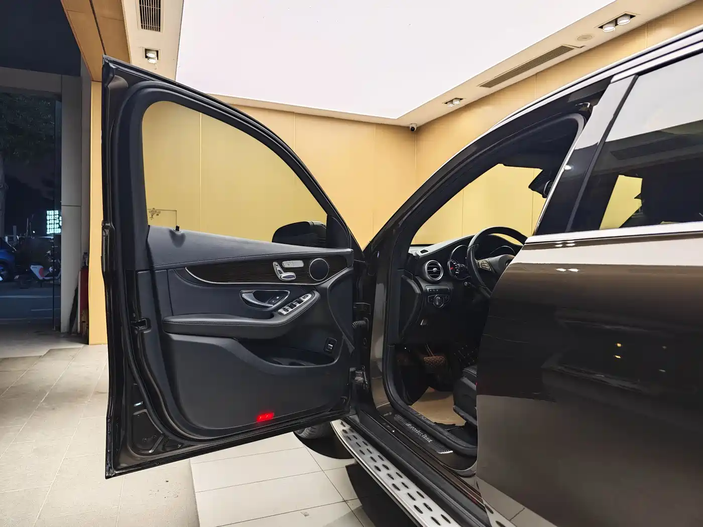 Mercedes-Benz GLC 2017 GLC 260 4MATIC Luxury фото 7