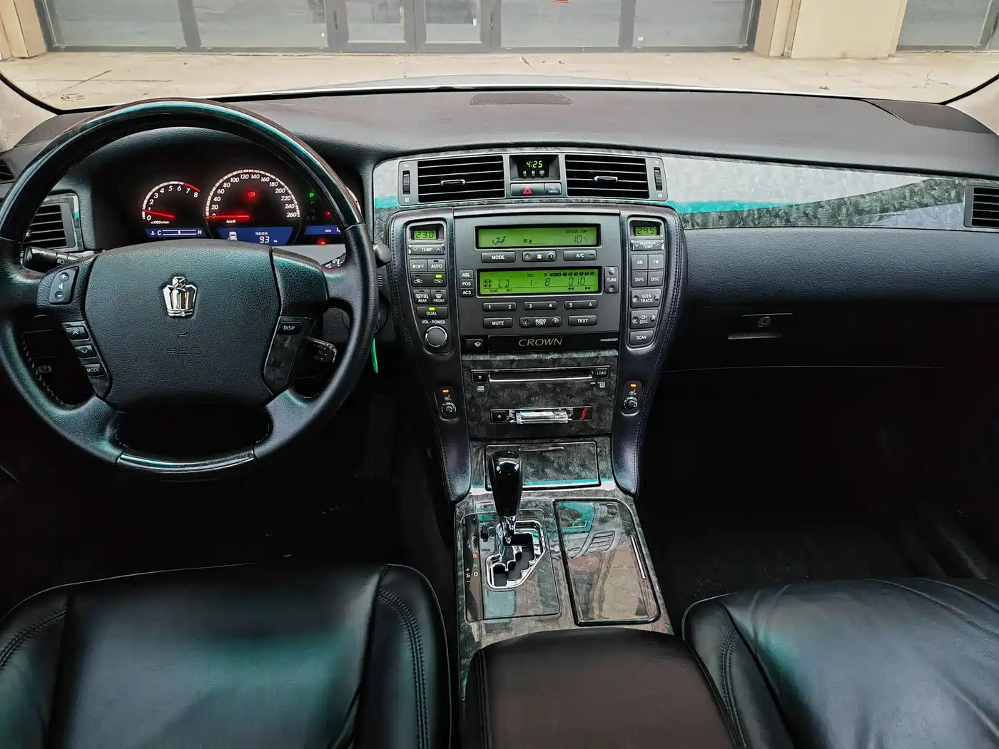 Toyota Crown 2006 2.5L Royal Leather Edition фото 7