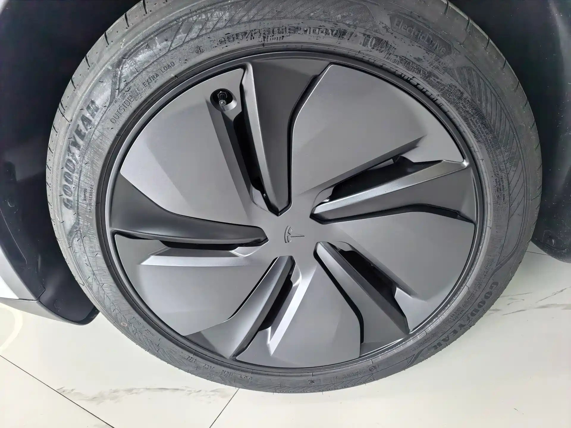 Фото 13 - Tesla Model Y