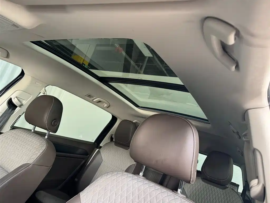 Volkswagen Viloran 2023 Facelift 330TSI Business Edition фото 11