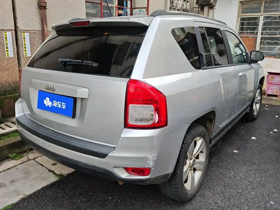 Jeep Compass (Import) 2011 2011 2.4L 4WD Sport Edition