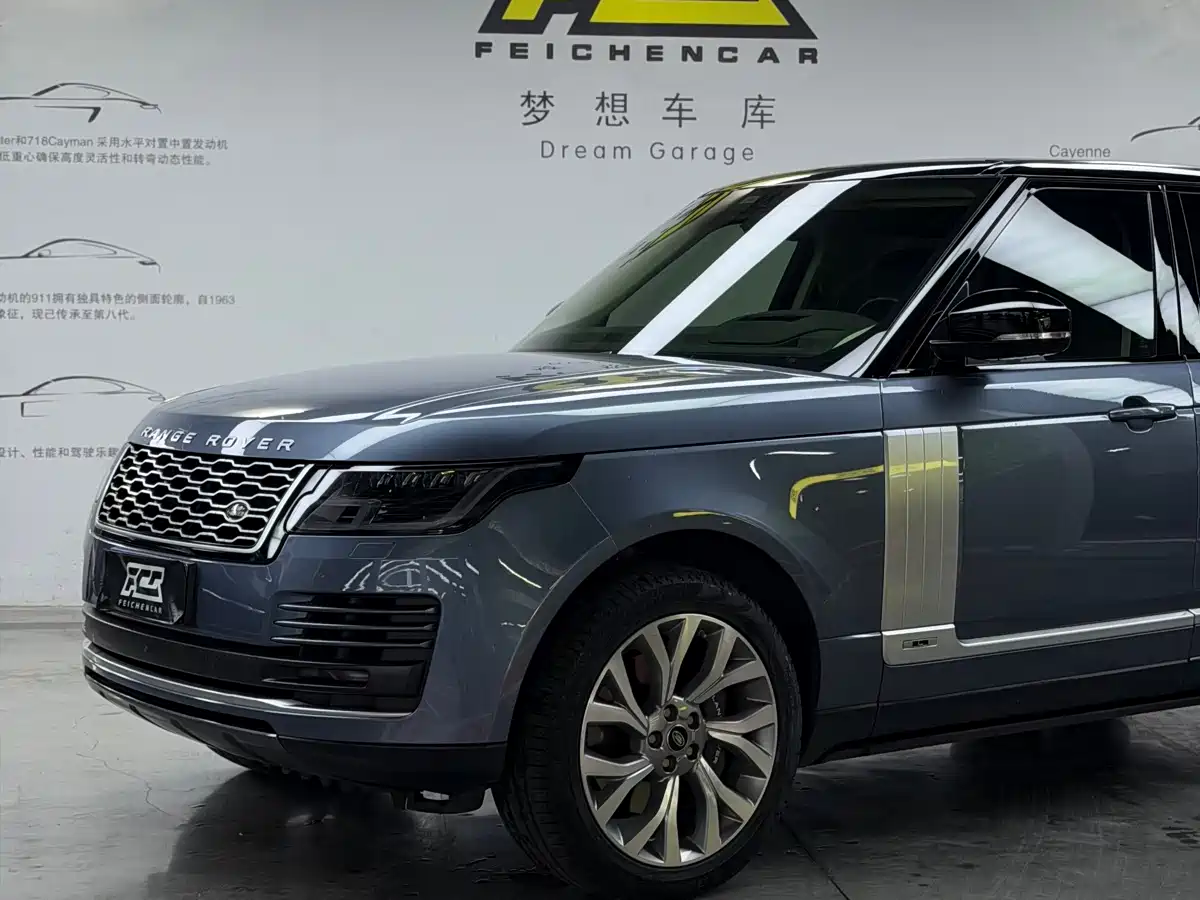Land Rover Range Rover 2022 3.0 L6 400PS Heritage Extended Classic Edition фото 3