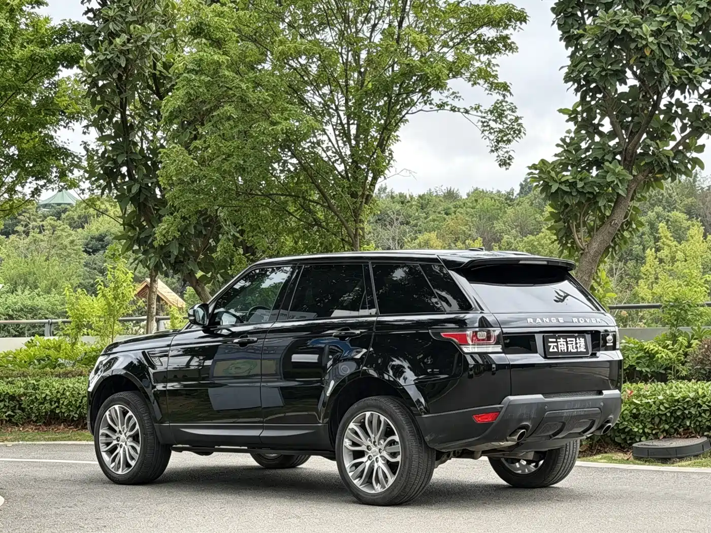 Фото 9 - Land Rover Range Rover Sport