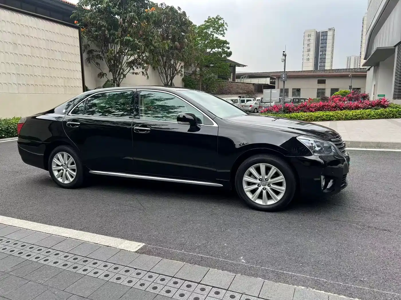 Toyota Crown 2012 2.5L Royal Leather Edition фото 10