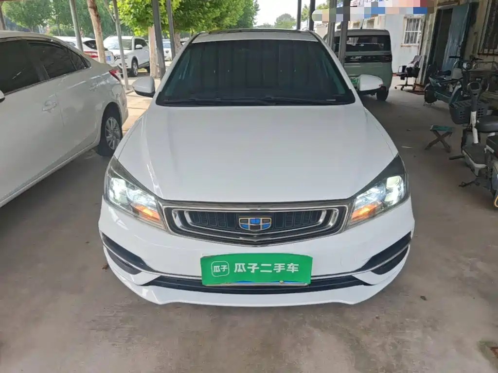 Фото 3 - Geely Emgrand