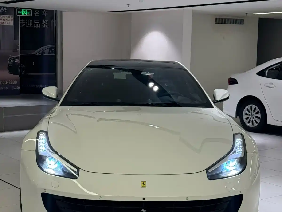Ferrari GTC4Lusso 2019 2017 3.9T V8