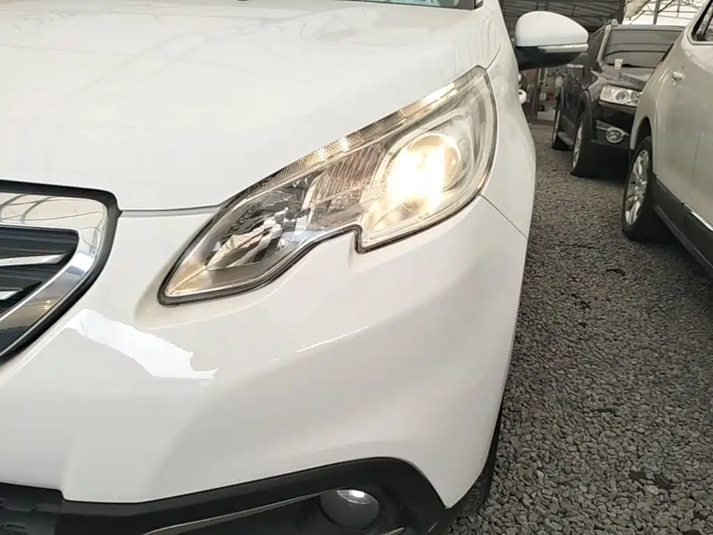 Peugeot 2008 2015 2014 1.6L Automatic Fashion Edition