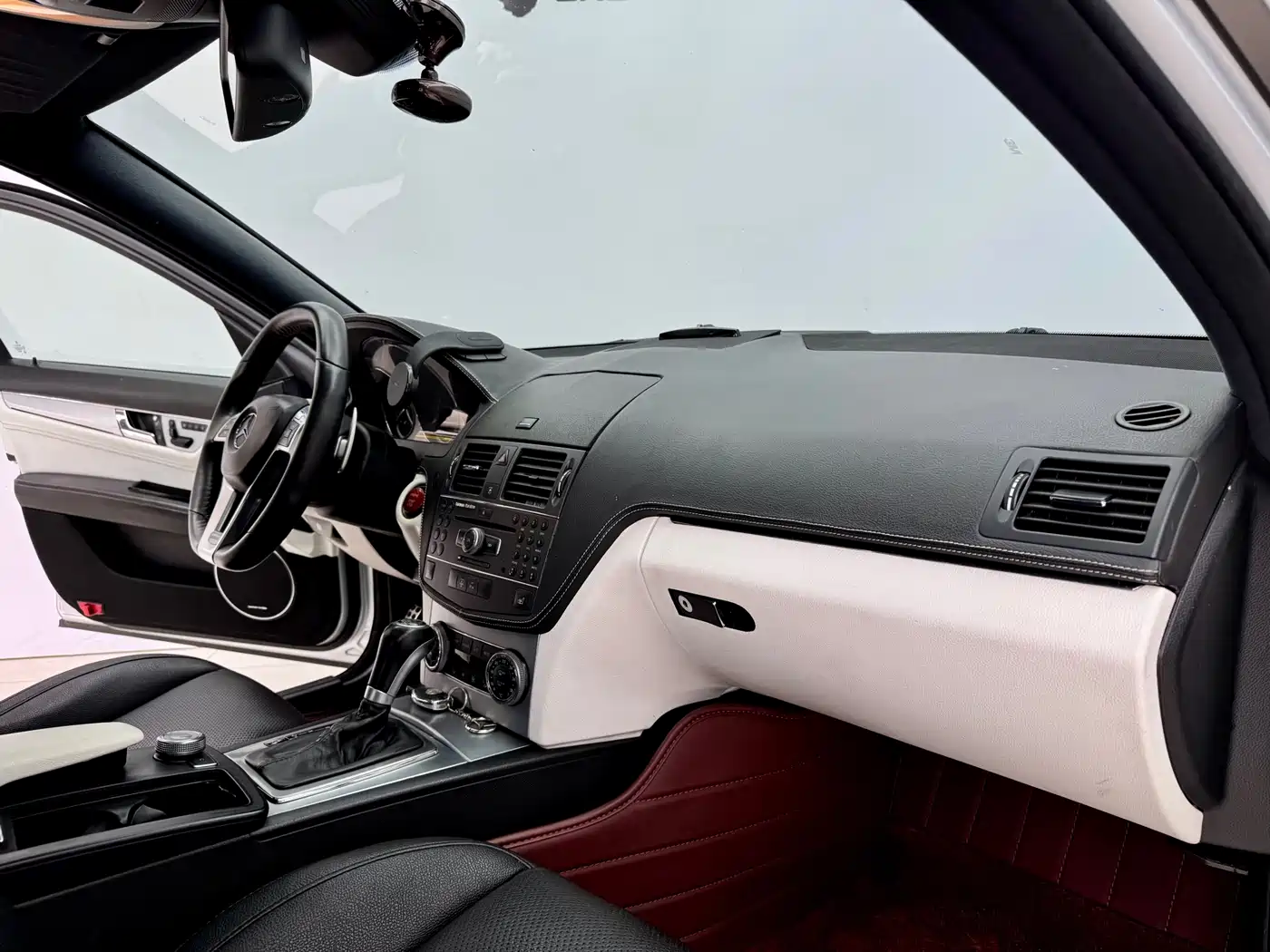 Mercedes-Benz C-Class AMG 2010 AMG C 63 Sport Enhanced Edition фото 15