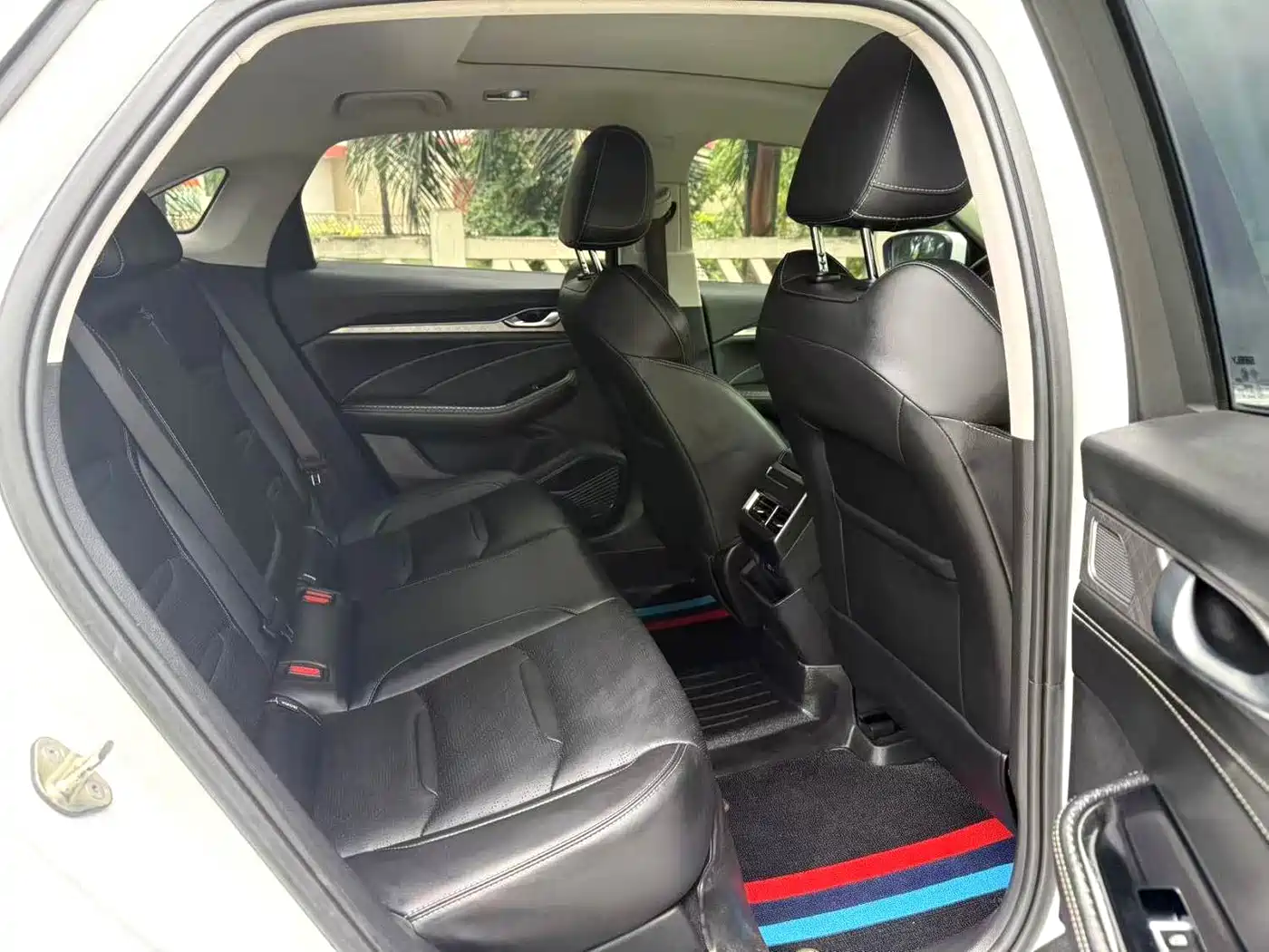 Фото 6 - Geely Preface