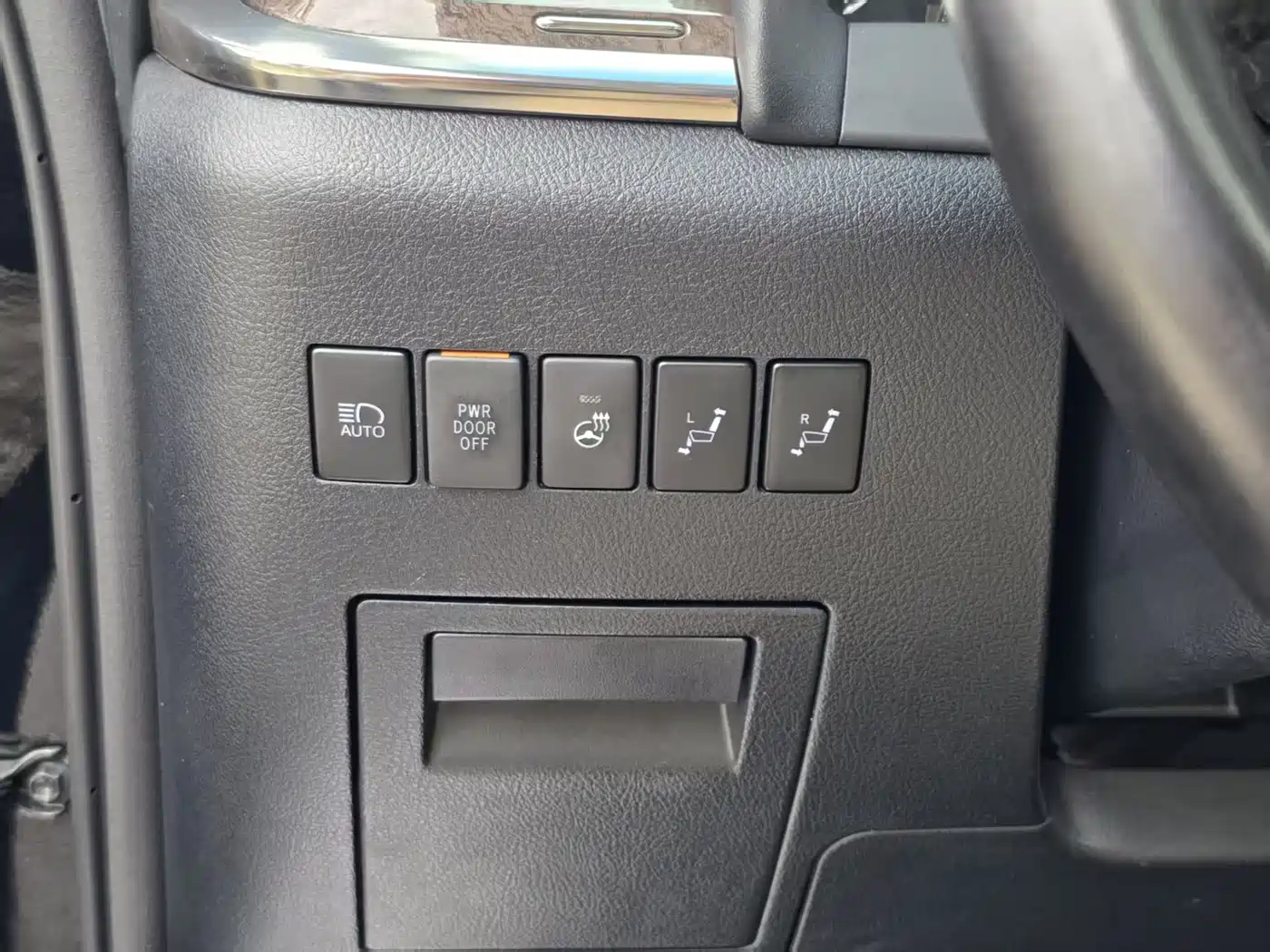 Toyota Alphard 2021 Hybrid 2.5L Premium фото 18