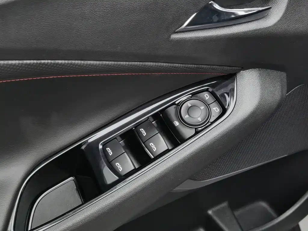 Chevrolet Volando 2019 2018 Redline 530T Auto Premium Edition (5+2 seater) China V