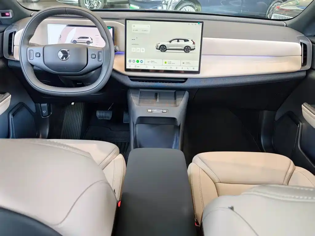 Volvo XC70 Plug-in Hybrid 2026 2025 Standard