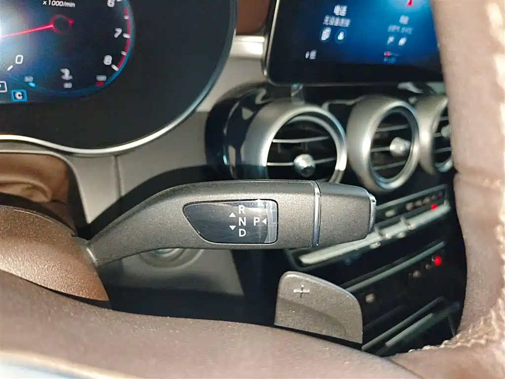MERCEDES-BENZ GLC