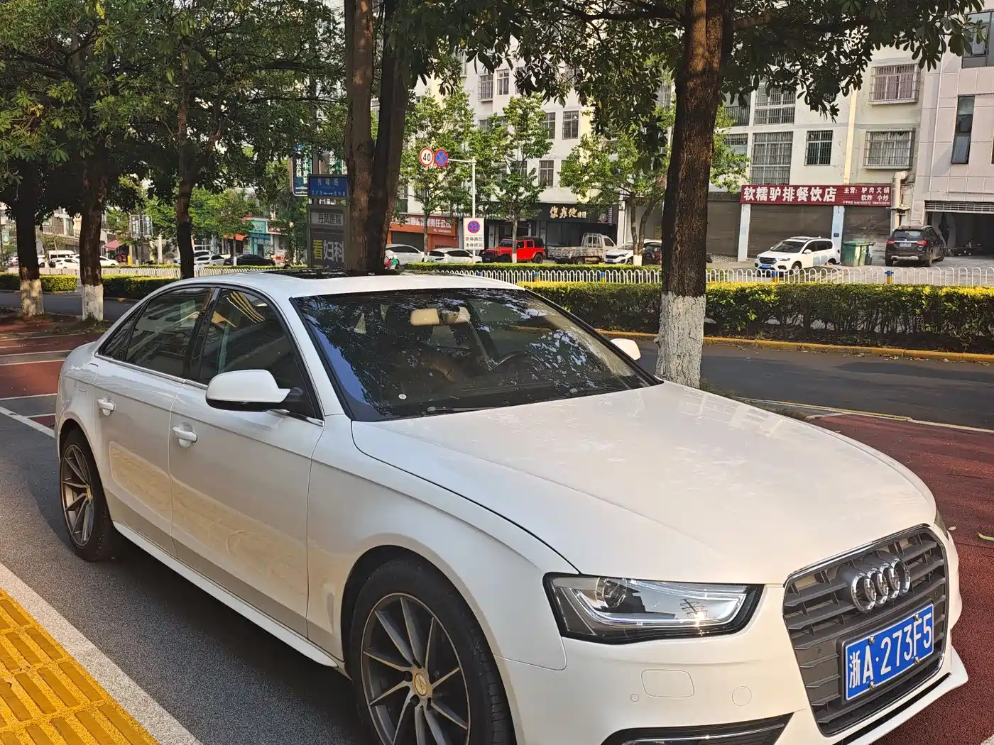 Audi A4L 2015 35 TFSI Auto Standard фото 3