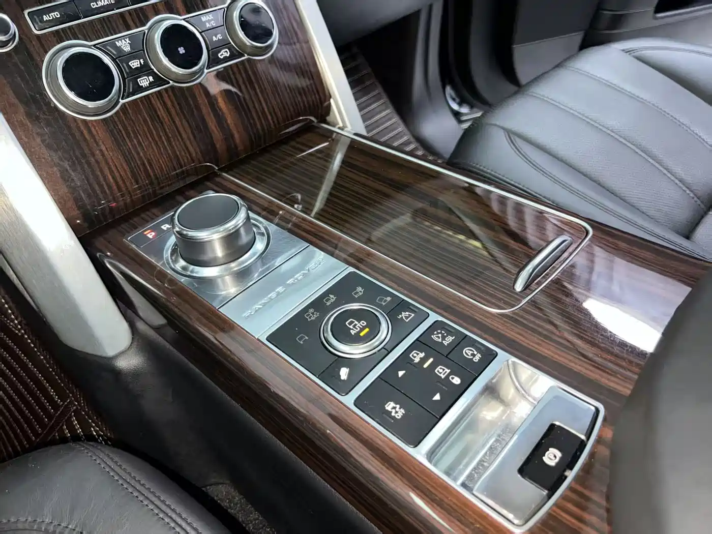 Land Rover Range Rover 2014 3.0 SC V6 Vogue SE Genesis Extended Edition фото 14