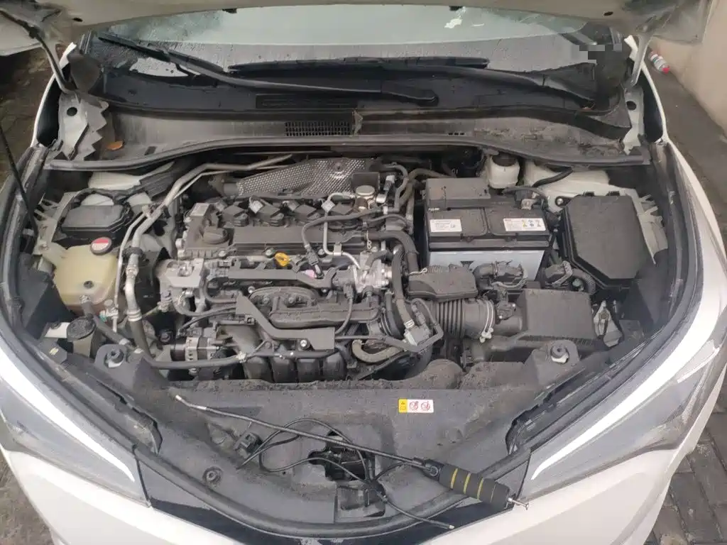 Фото 11 - Toyota C-HR