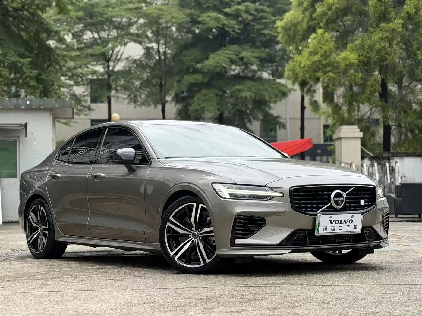 Volvo S60 Plug-in Hybrid 2022 2021 T8 Twin Engine AWD R-Design Sport Edition
