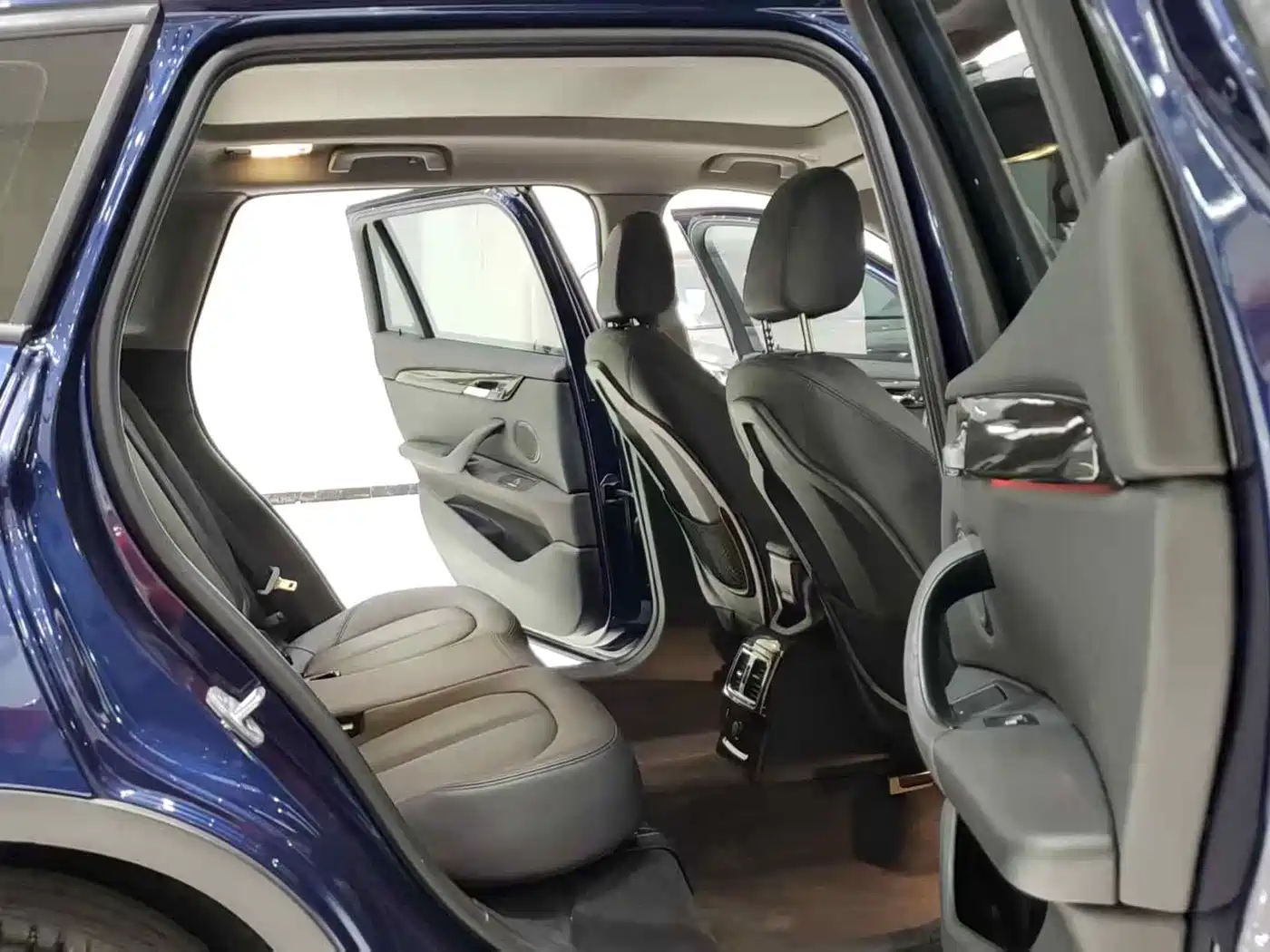 BMW X1 2016 sDrive18Li Premium Model фото 9