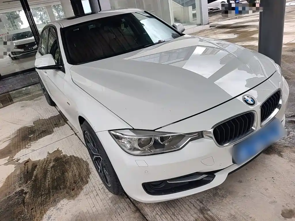 صورة 4 - BMW 3 Series