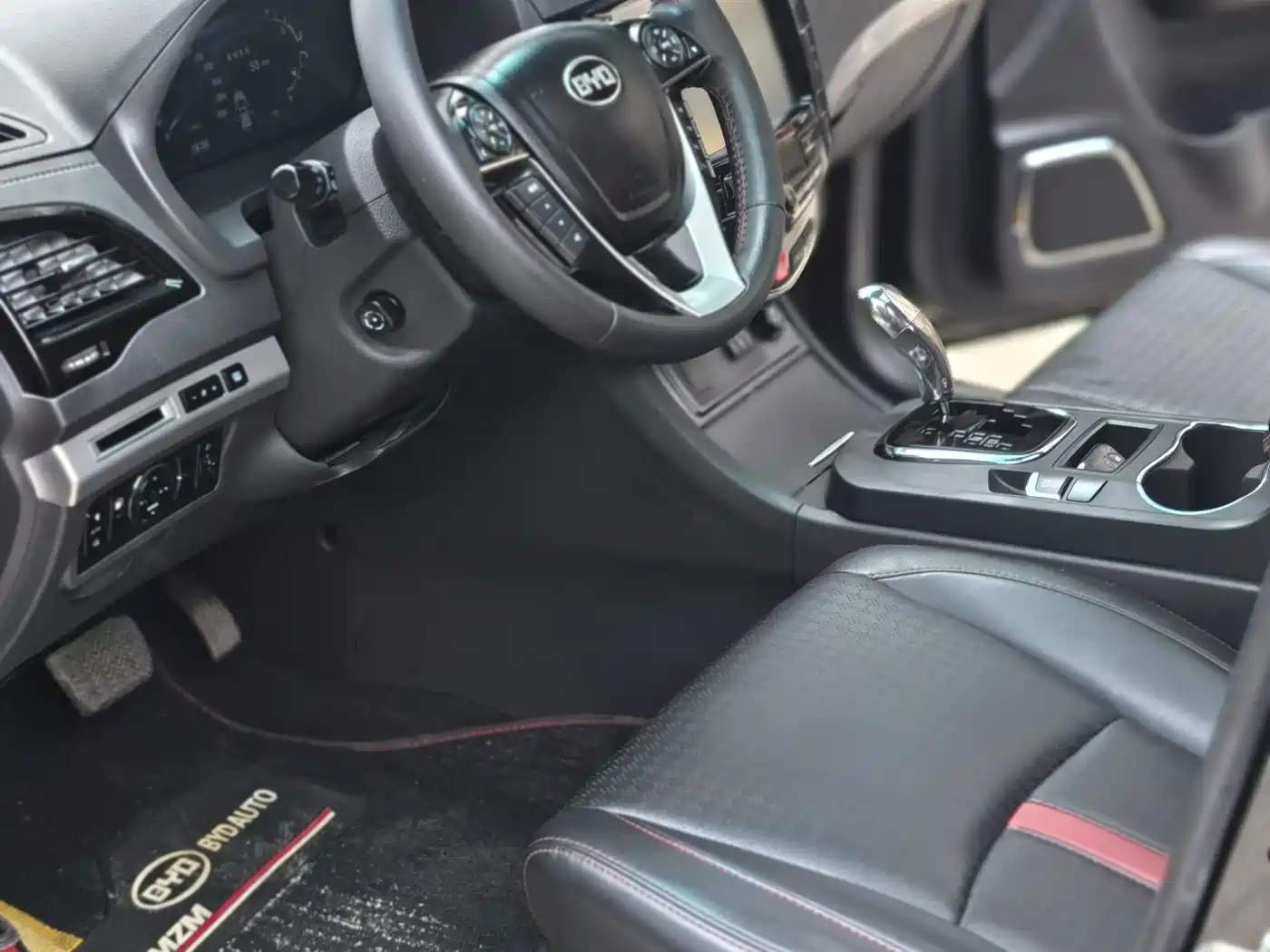 BYD S7 2015 2015 2.0T Automatic Flagship Model