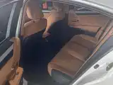 Фото 8 - Lexus ES
