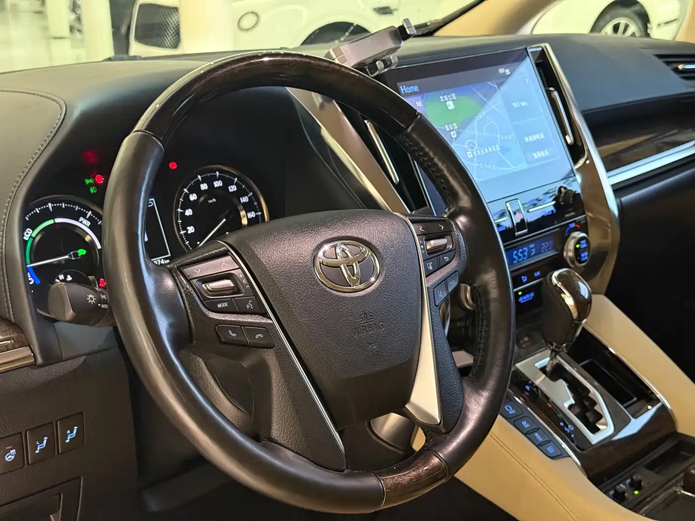 Toyota Alphard 2021 Hybrid 2.5L Premium фото 5