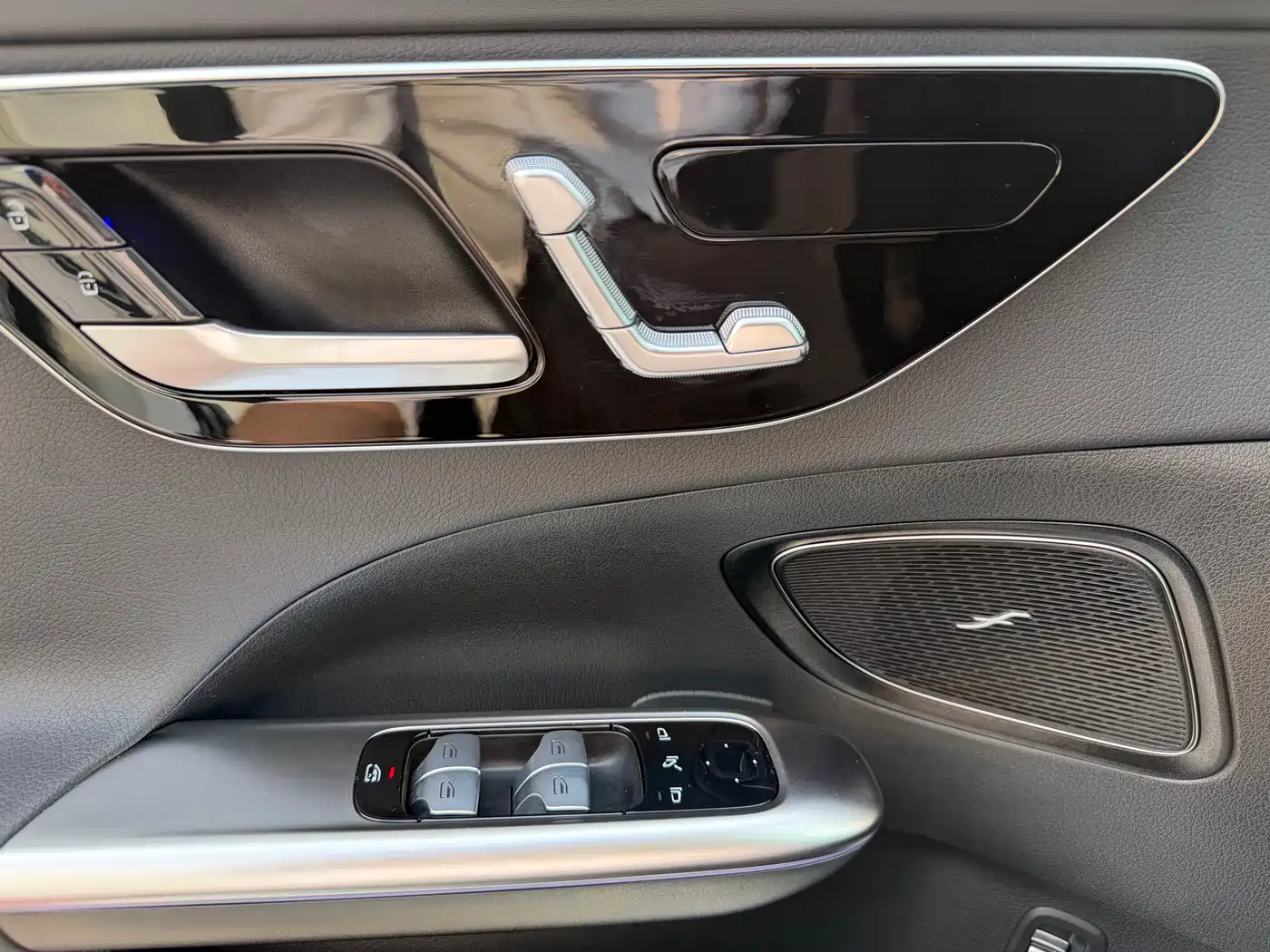 Mercedes-Benz C-Class 2024 Facelift C 260 L Sport фото 10