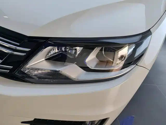 Volkswagen Tiguan 2016 280TSI Automatic 2WD Silk Road Fashion Edition — фото 5