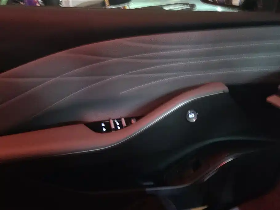 GEELY GALAXY GALAXY E8