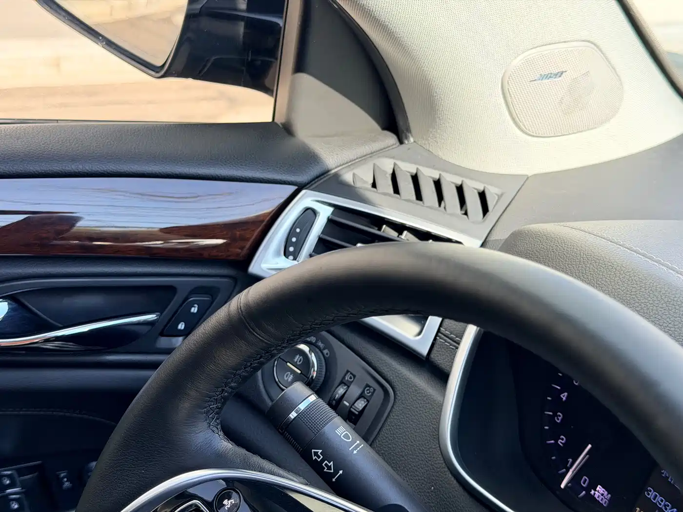 Cadillac SRX 2015 3.0L Luxury фото 15
