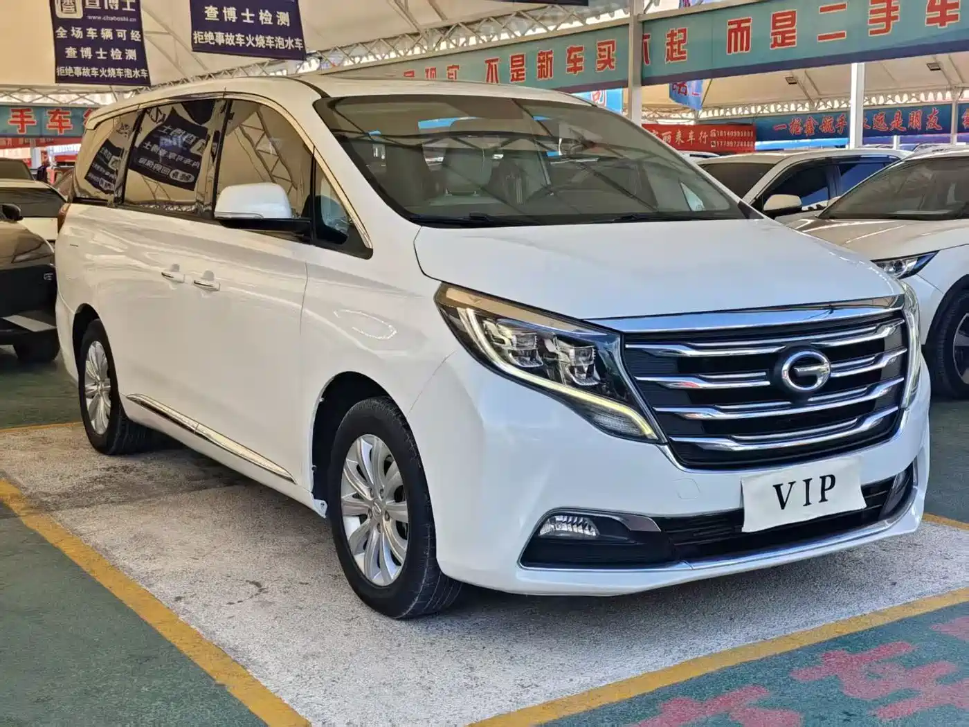 GAC Trumpchi Trumpchi M8 2018 320T Luxury Edition фото 3