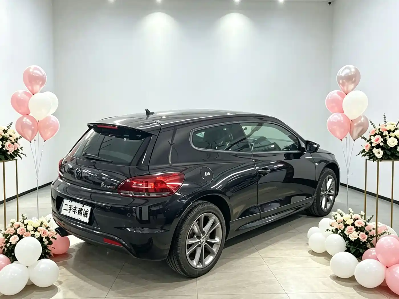 Volkswagen Scirocco 2011 2.0TSI Luxury фото 4