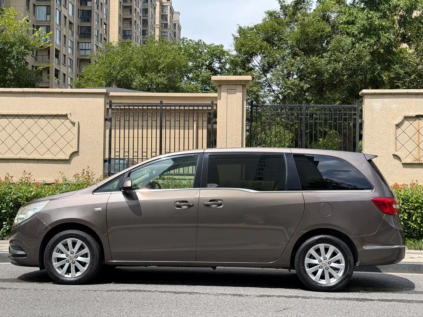Фото 4 - Buick GL8