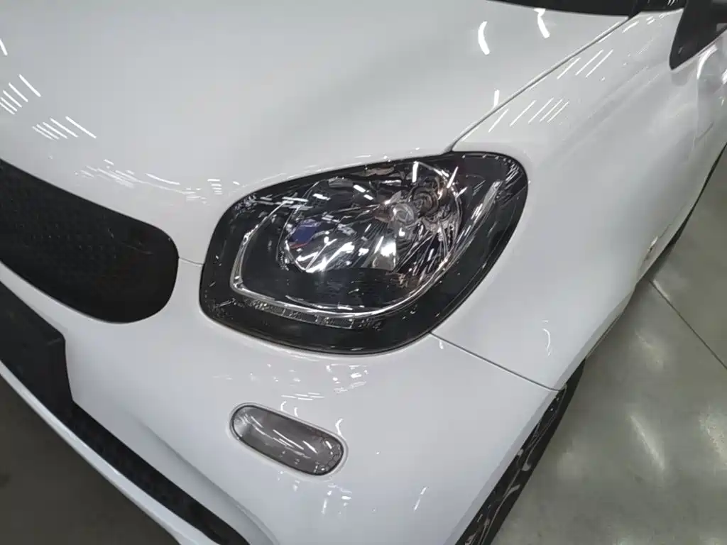 smart fortwo 2019 2019 0.9T 66kW Hardtop Wind Edition China VI