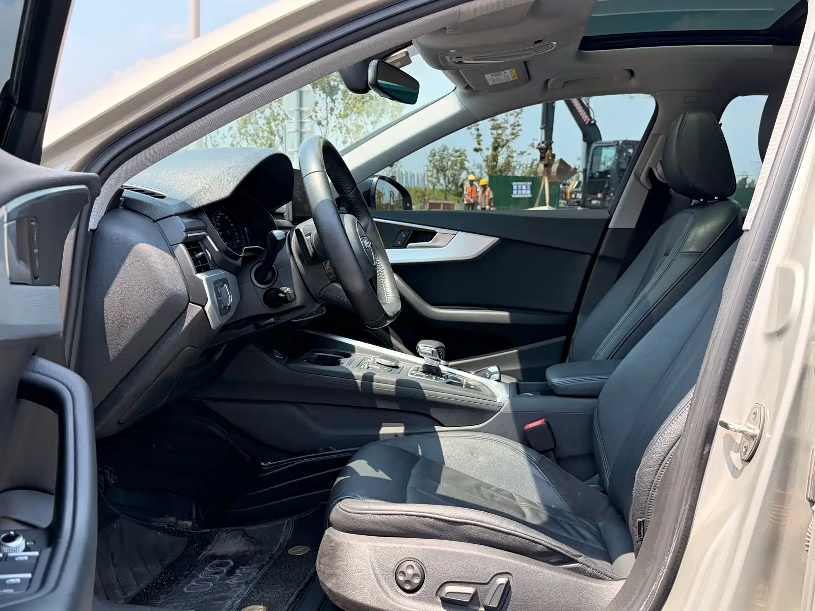 Фото 11 - Audi A4L