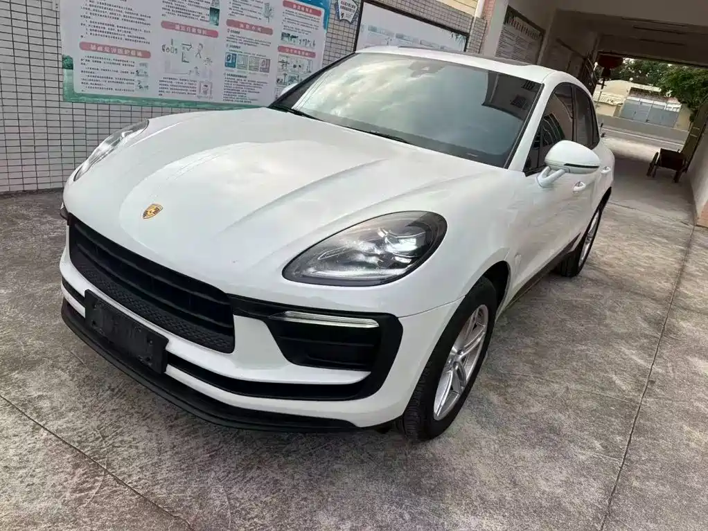 Photo 1 - Porsche Macan