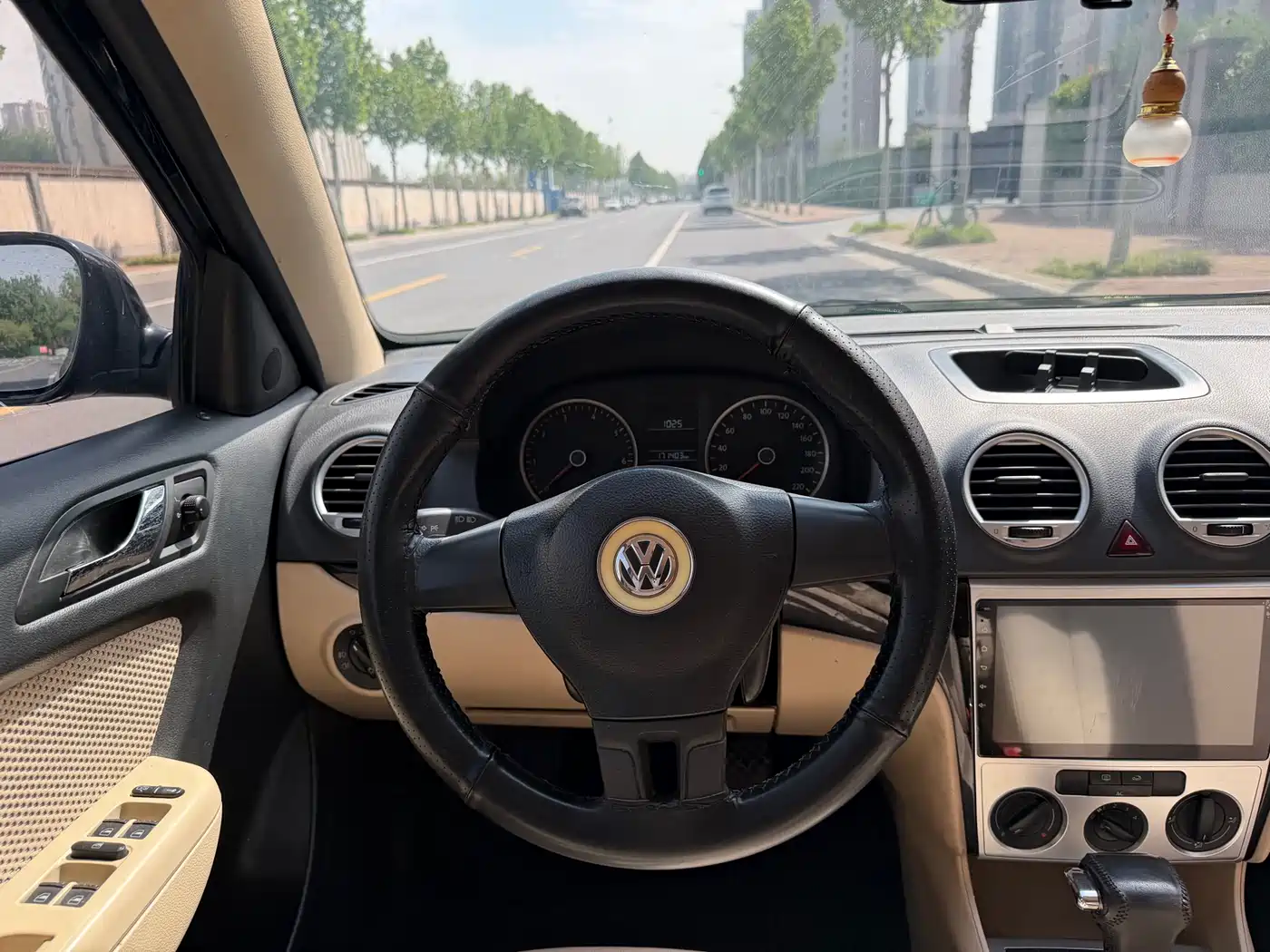 Volkswagen Lavida 2011 2.0L Automatic Pinyou Edition фото 9