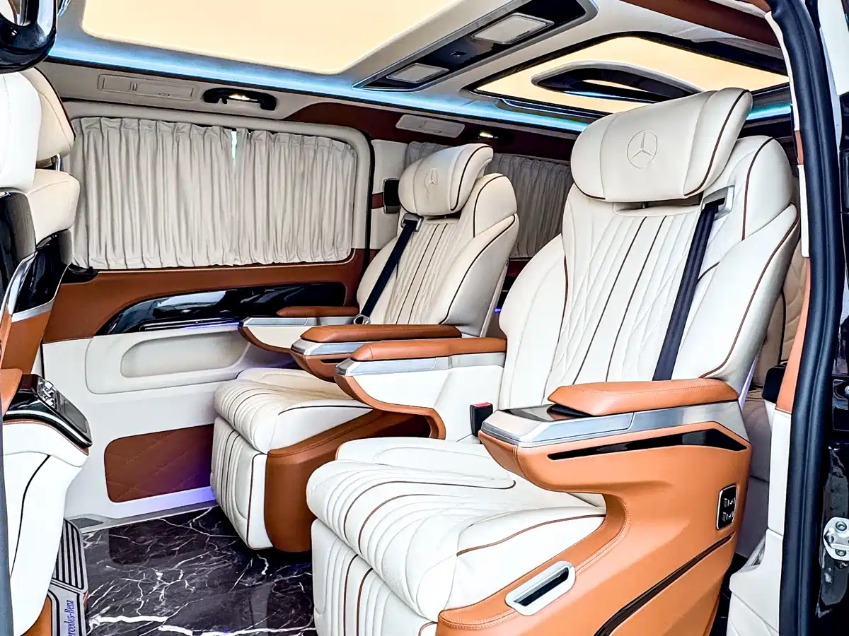 Mercedes-Benz Vito 2023 2.0T Business 7-Seater фото 13