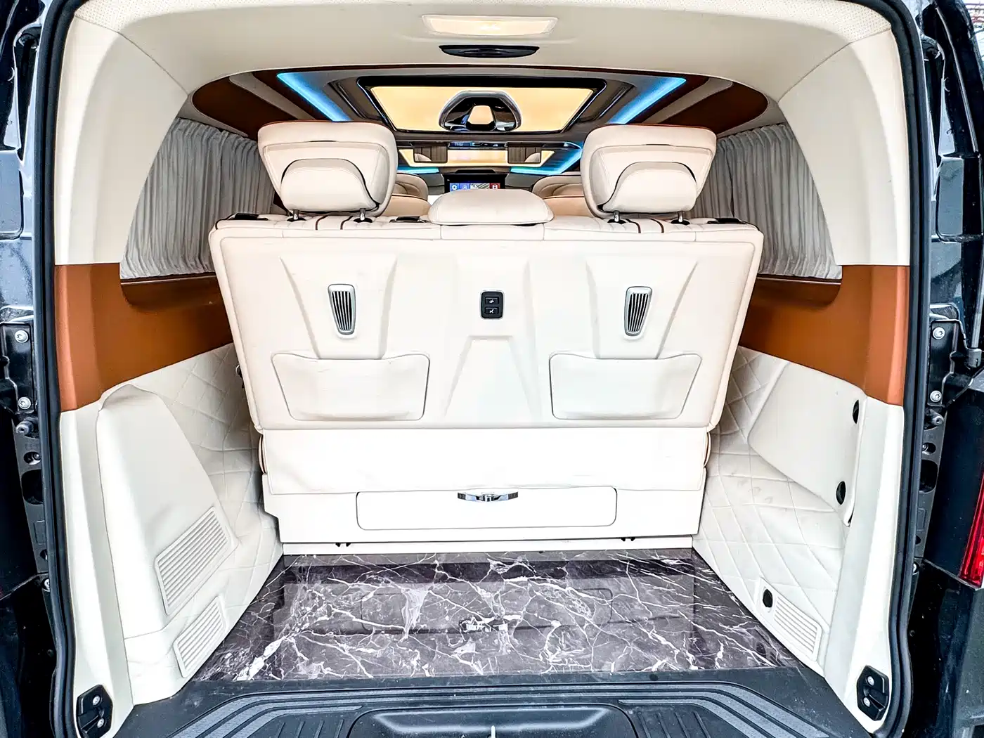Mercedes-Benz Vito 2023 2.0T Business 7-Seater фото 37