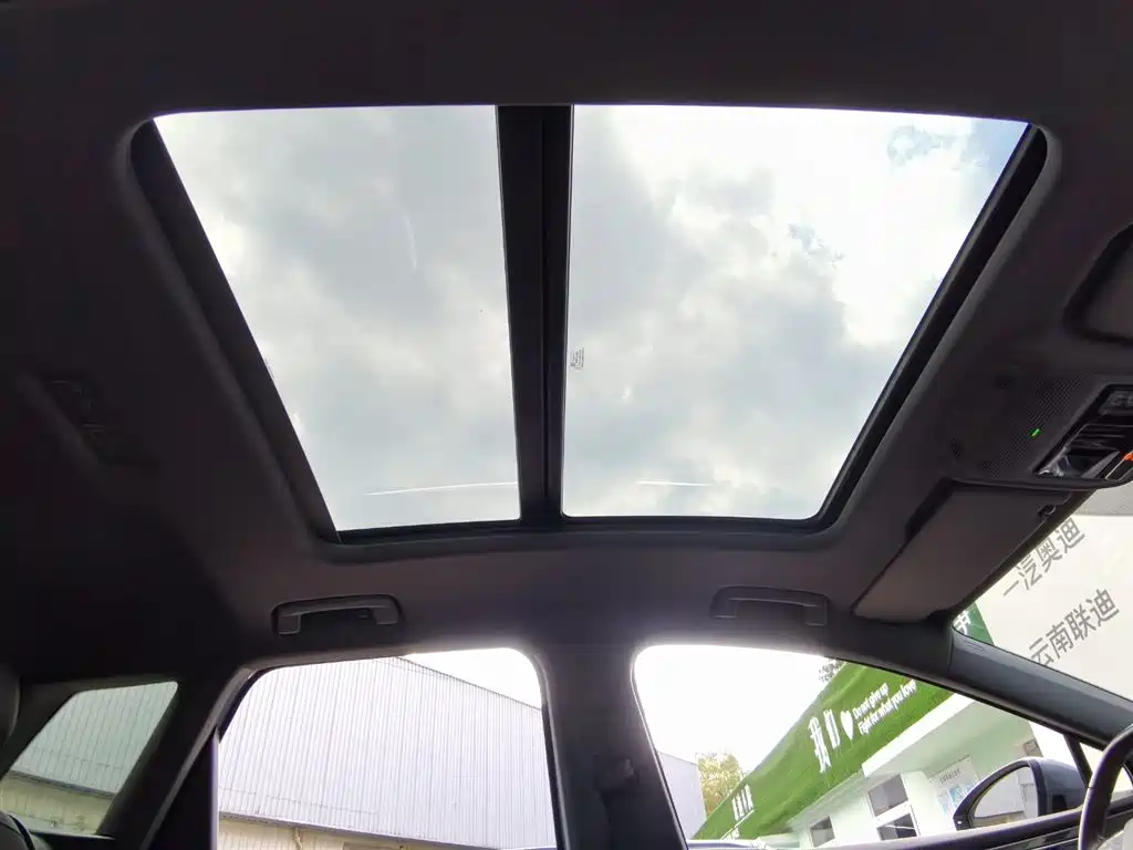 Audi Q4 e-tron 2023 50 e-tron quattro Creation Edition фото 24
