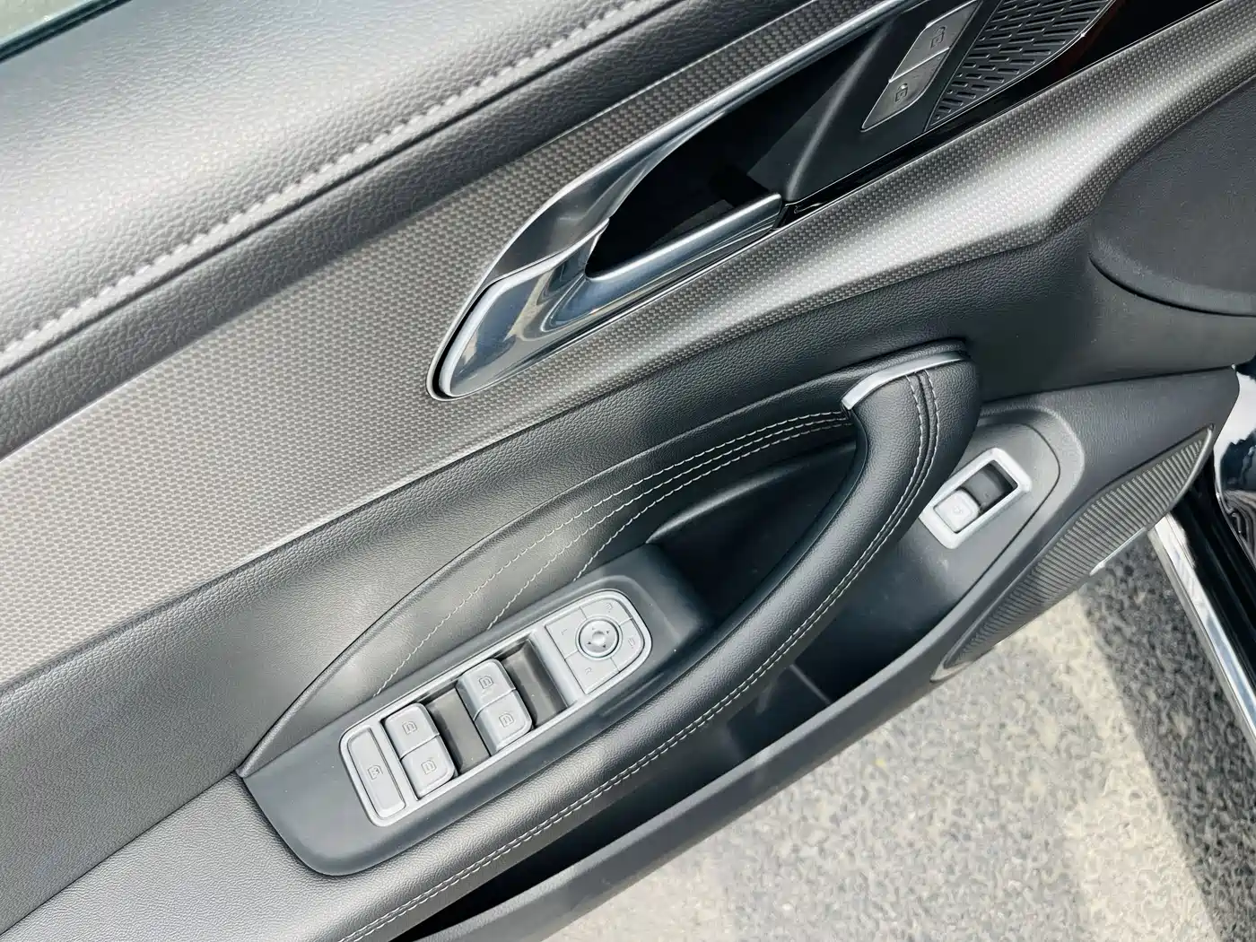 Hongqi H5 2024 1.5T DCT Smart Connect Flag Rhythm Edition фото 6