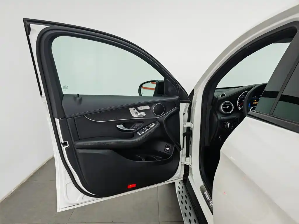 Mercedes-Benz GLC Coupe 2021 2020 GLC 300 4MATIC Coupe SUV