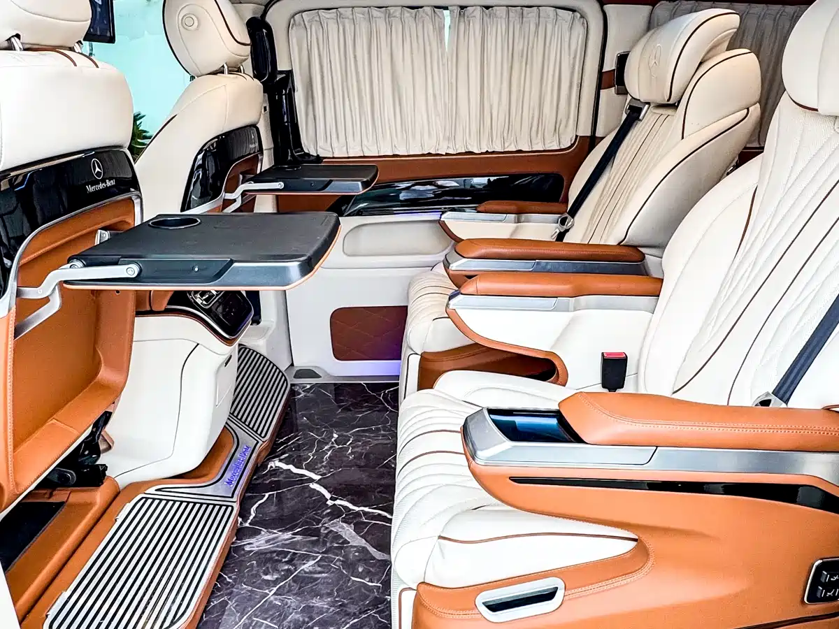 Mercedes-Benz Vito 2023 2.0T Business 7-Seater фото 12