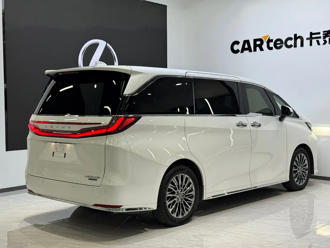 Lexus LM 2024 2023 500h 6-Seater Prestige Edition
