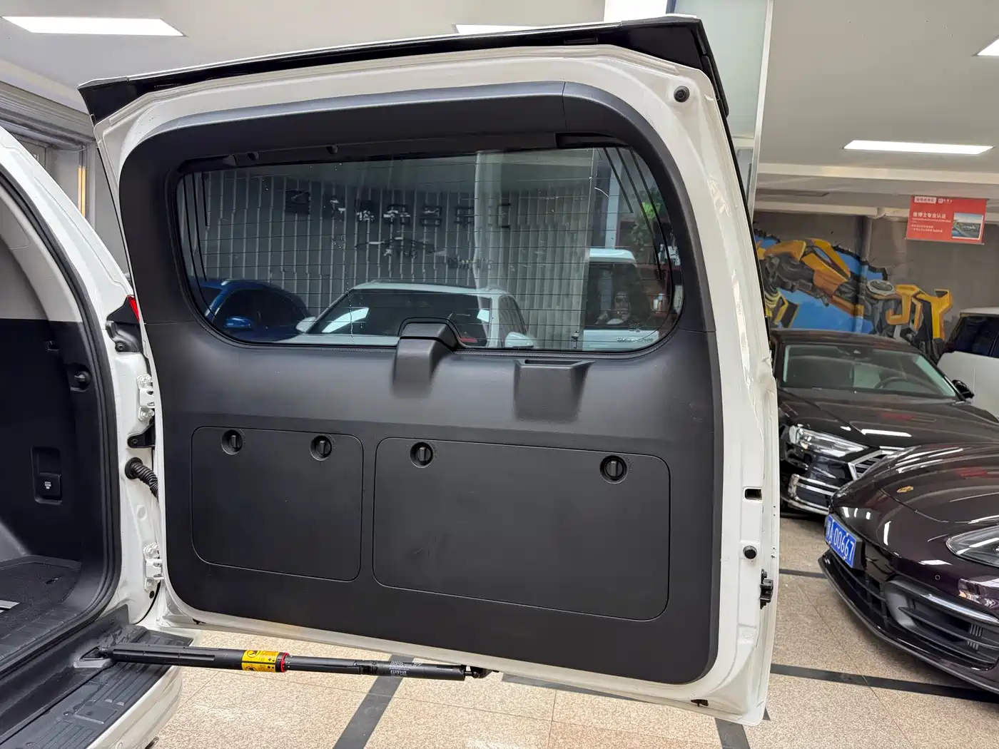 Toyota Prado 2014 4.0L Automatic TX-L фото 11