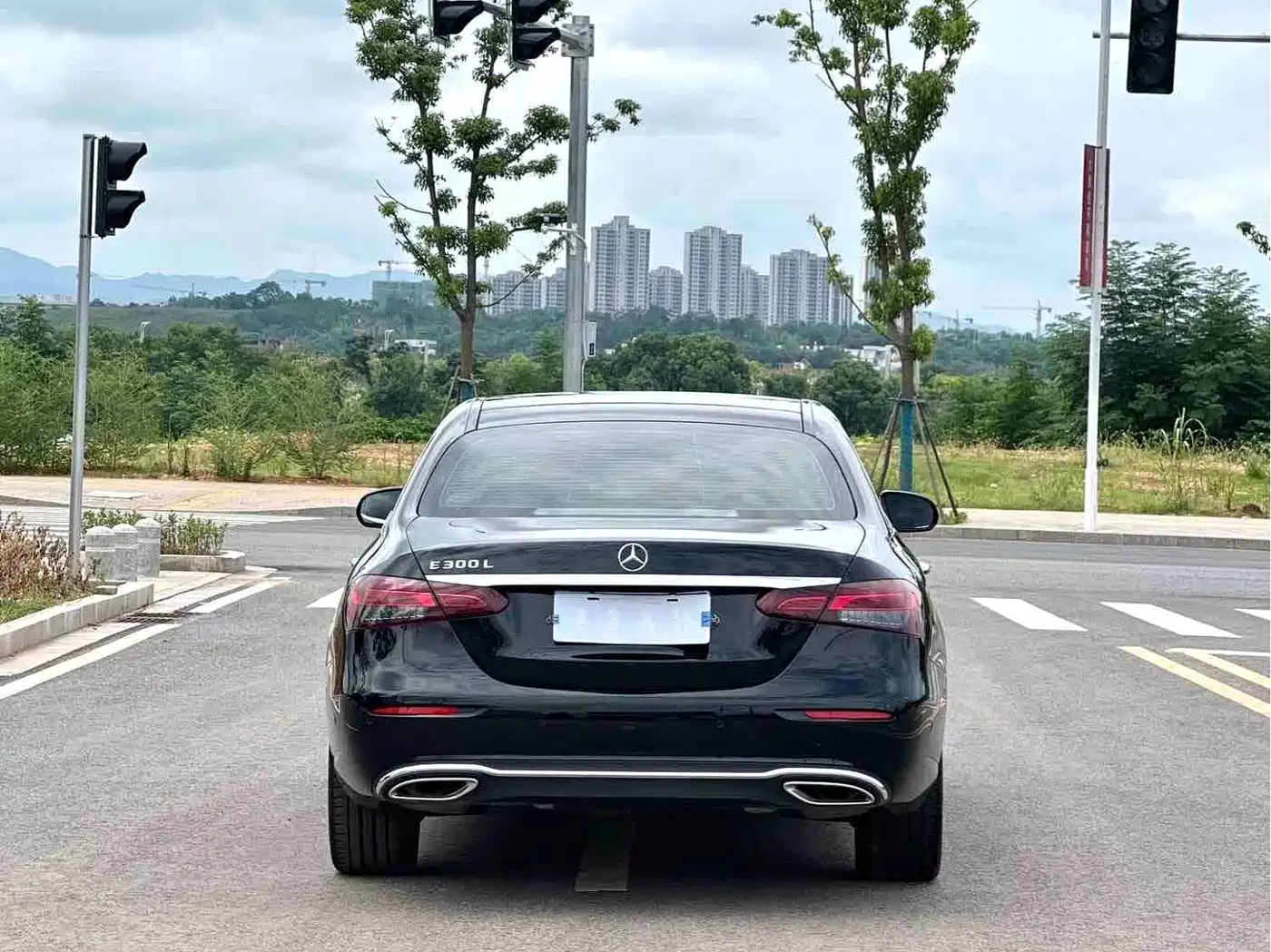 Mercedes-Benz E-Class 2022 E 300 L Luxury фото 5