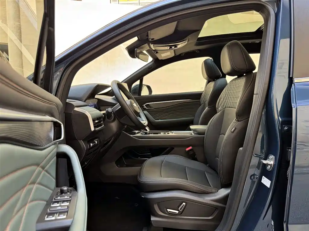 Geely Haoyue L 2025 2024 Model 2.0T DCT Premium