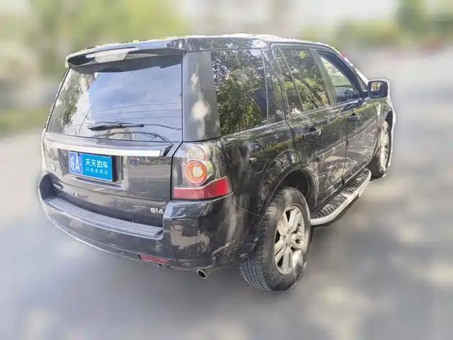 Land Rover Freelander 2 2013 2.0T Si4 SE Petrol Version — фото 2